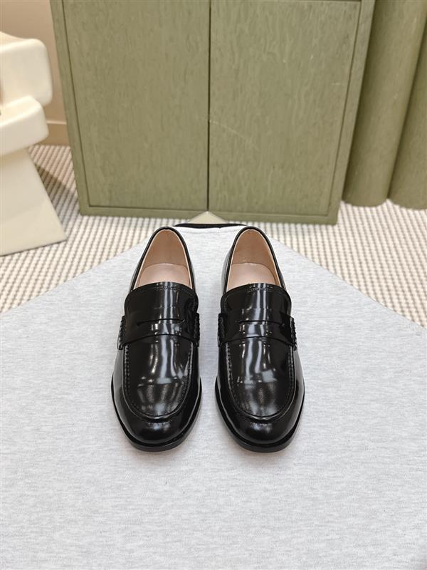 2025112812728993 310